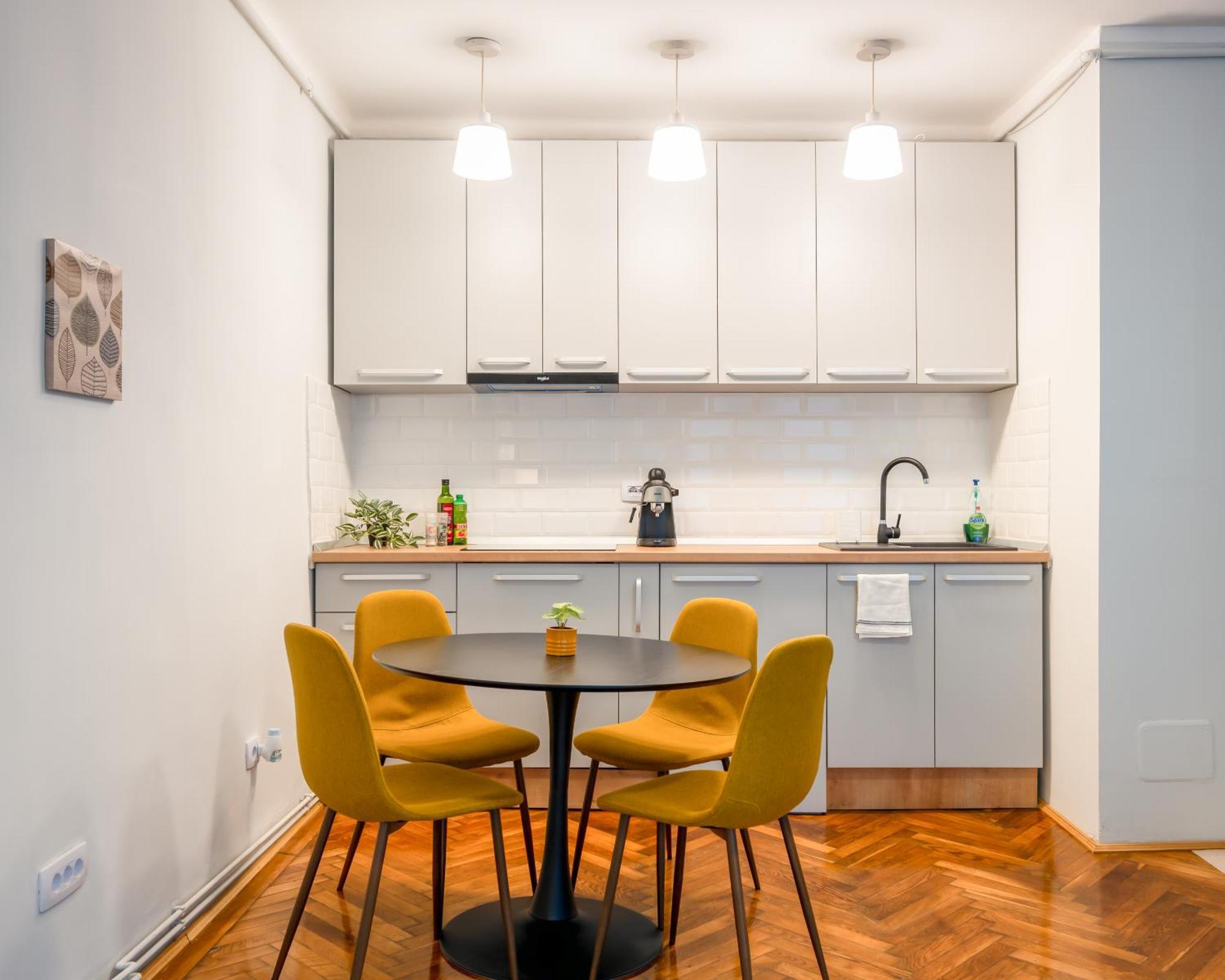 Cosy Center Apartment Brasov Bagian luar foto